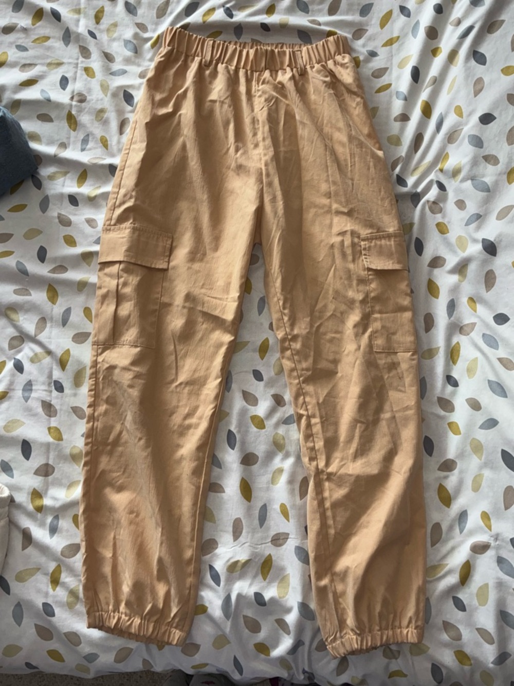 SHEIN Women's Cargo Ankle Pants in Tan